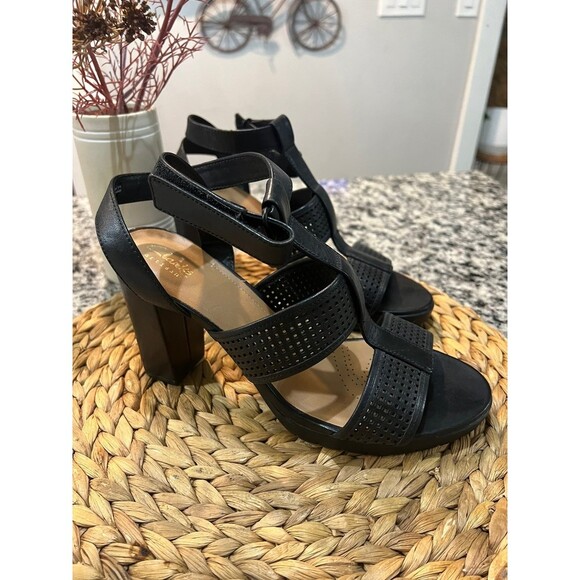 Clarks Pastina Castle Sandals Heels size 9M - Picture 1 of 8